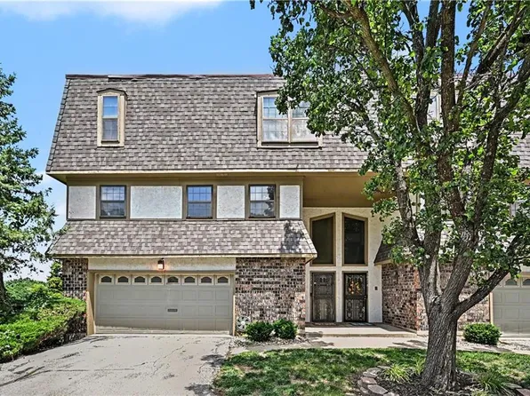 10216 Locust St, Kansas City, MO 64131