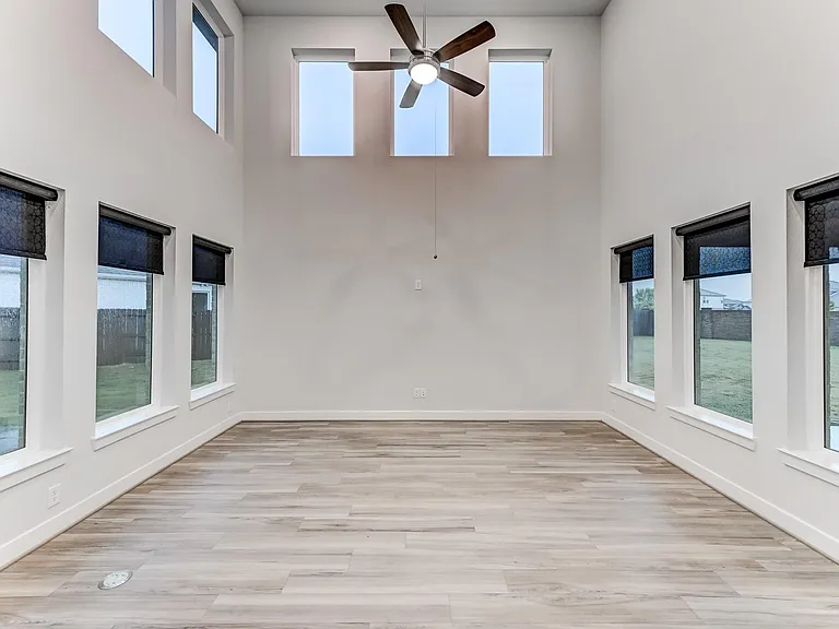 9522 Rialto Creek Dr — Photo 13