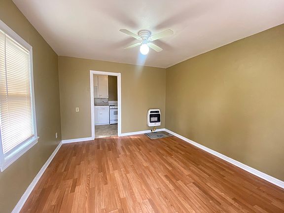 4th image of 114 SE 40th St