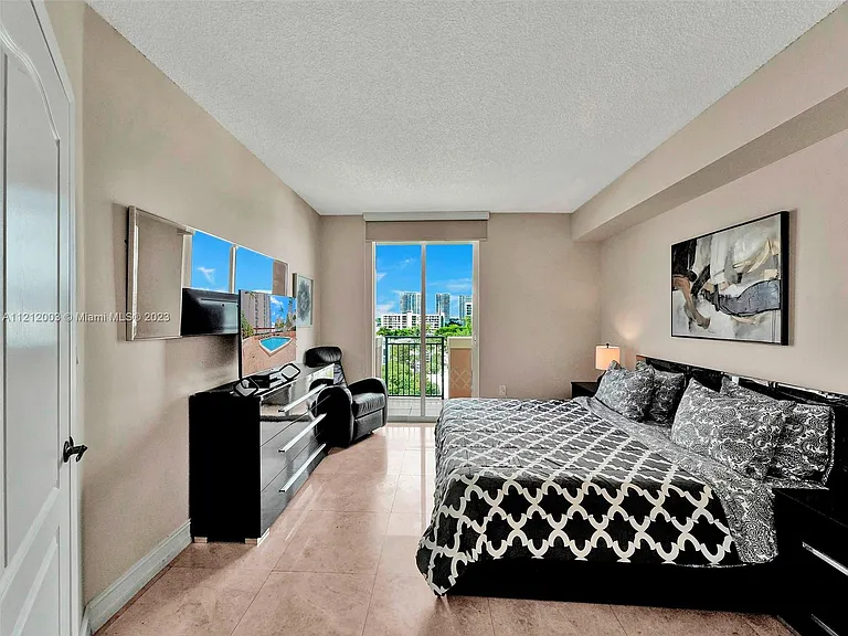 17555 Atlantic Blvd #806 — Photo 19