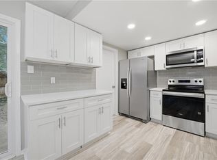 809 S Buckingham Ct, Virginia Beach, VA 23462