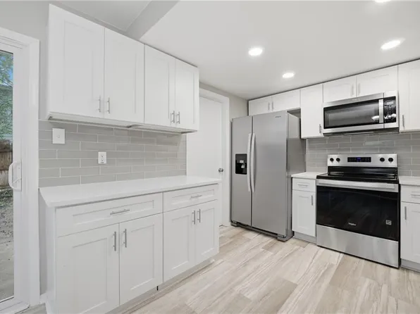 809 S Buckingham Ct, Virginia Beach, VA 23462