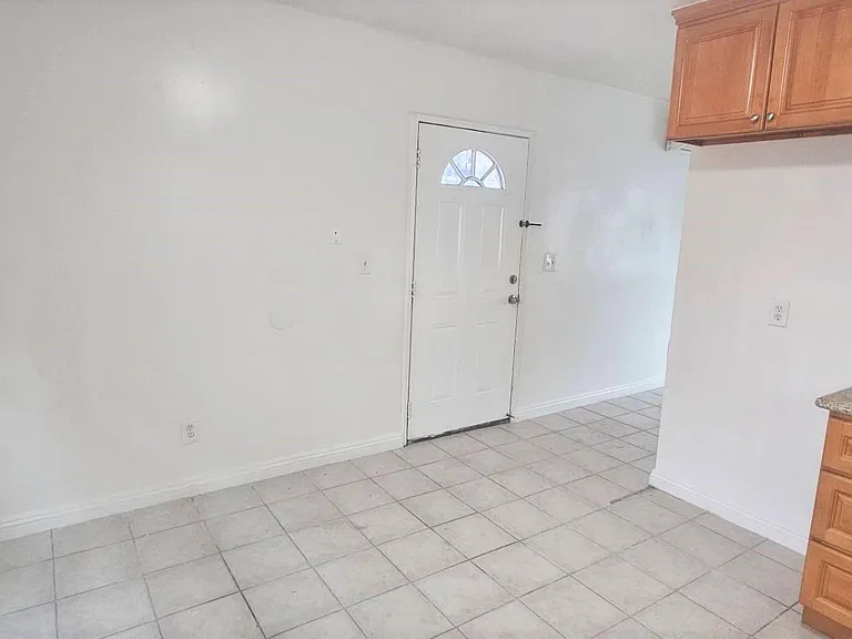 12939 Oaks Ave #6 — Photo 6
