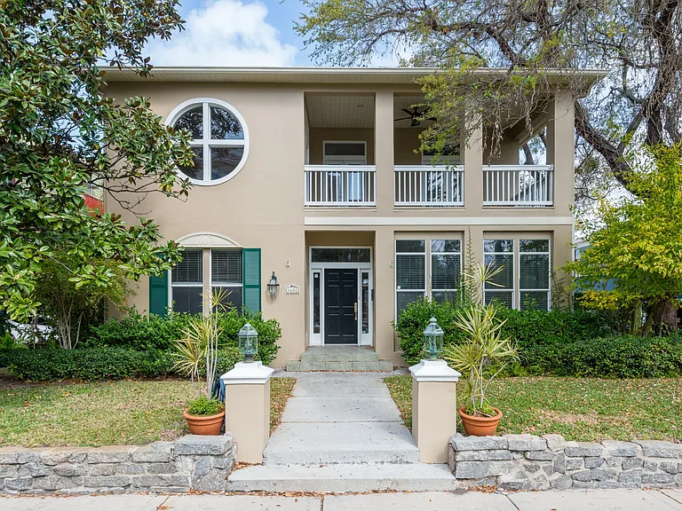1607 Deleon St — Photo 1