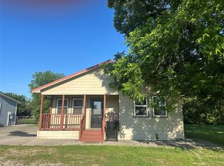 306 College St #A, Lone Oak, TX 75453