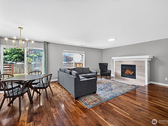 5th image of 9524 Country Hollow Drive E