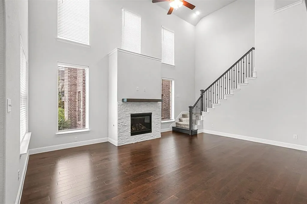 4 bed, 3.5 bath, 2512 sqft, $3,800 — Photo 4