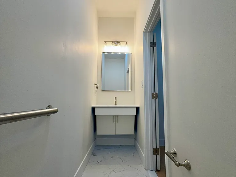4212 Lancaster Ave #101 — Photo 23