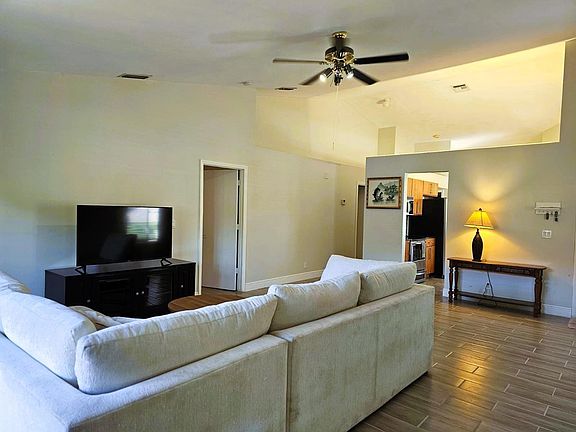 5th image of 6005 NW 79th Avenue