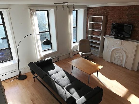 5th image of 169 12th St Floor 2
