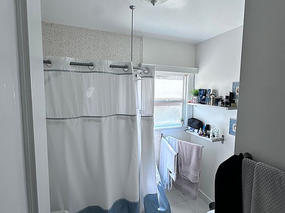 3rd image of 155 California St
