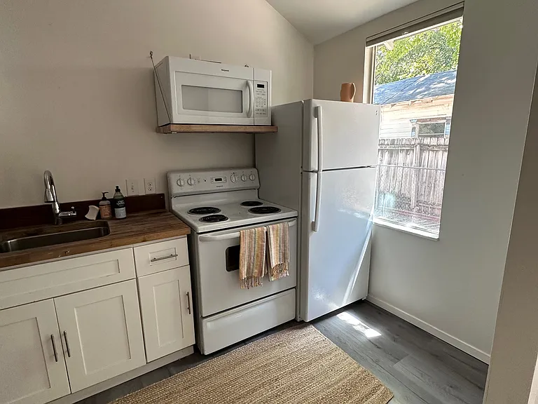 1212 Willow St — Photo 8