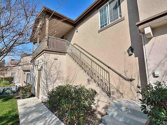 2nd image of 3309 N Ventura Rd