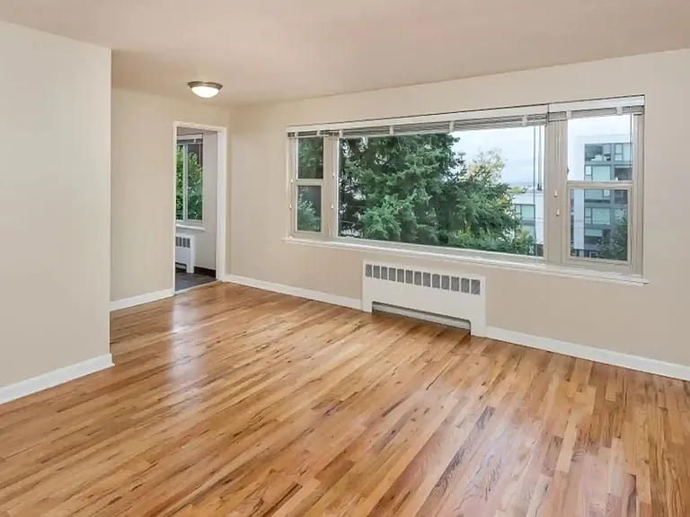 The Summit Apartments — Photo 2