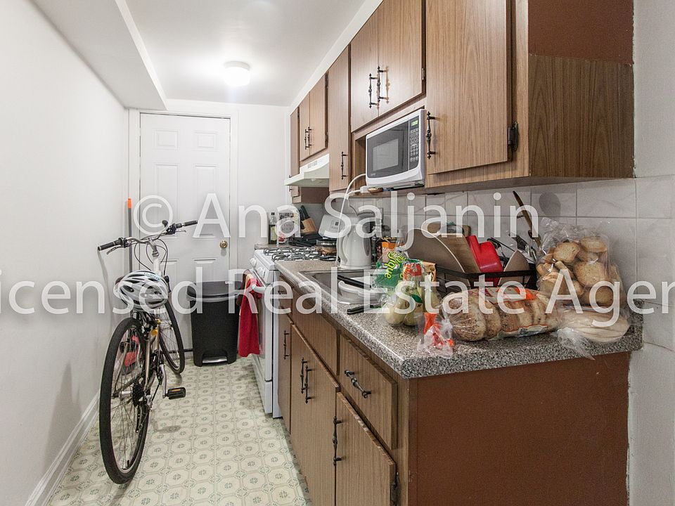 1st image of 2566 48th St #1