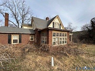 3rd image of 251 Middlebrook Rd