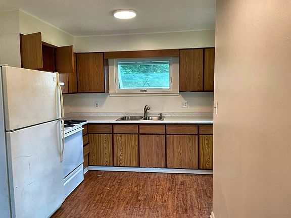 5th image of 206 Karen Dr #B