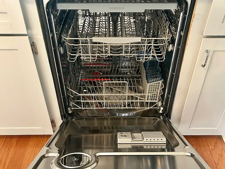 Dishwasher, Stainless with 3rd Rack