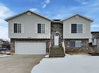 2277 W 2300 N, Clinton, UT 84015