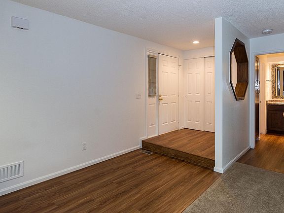 Open & spacious entry way
