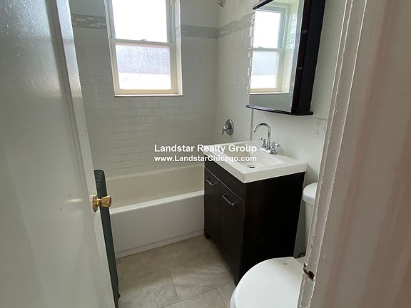 3rd image of 4809 N Fairfield Ave APT 38