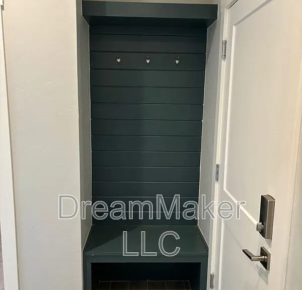 5225 E Maple Rd — Photo 12