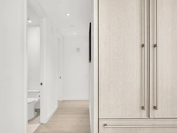 138 East 50th Street image 35 of 69