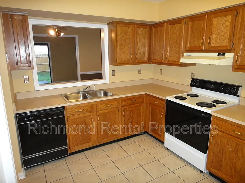 2 bed, 2.5 bath, 1360 sqft, $1,695 — Photo 3
