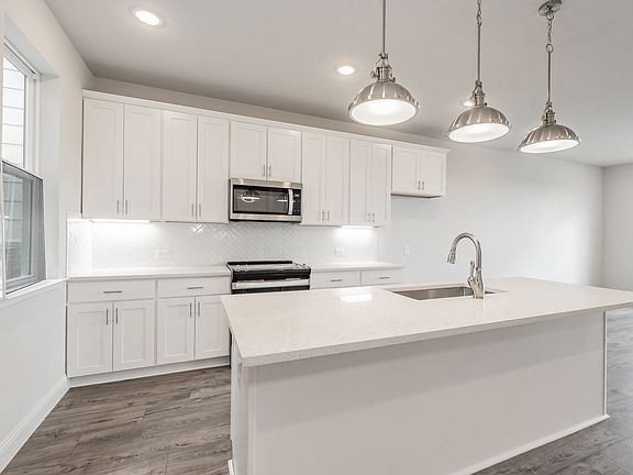 3rd image of 9613 Thorncrown Ln