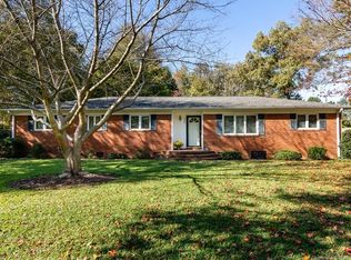 8028 Larkhaven Rd, Charlotte, NC 28216