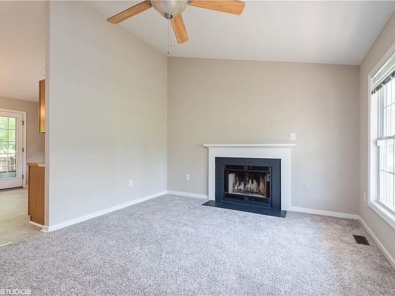 5th image of 4112 Valley Side Dr