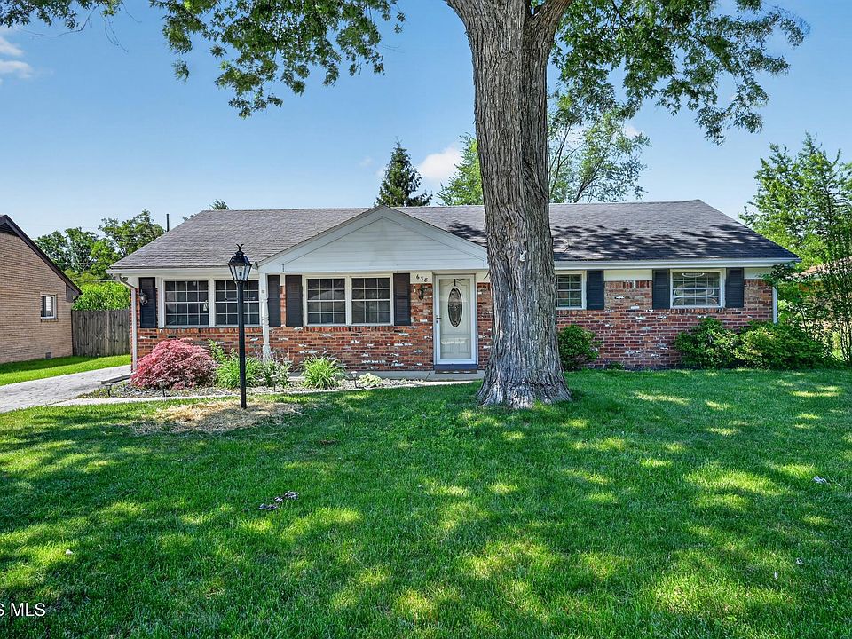 1st image of 608 Diana Dr