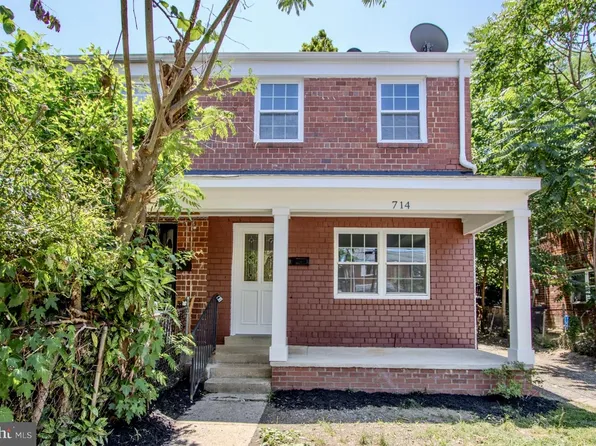 714 Four Mile Rd, Alexandria, VA 22305