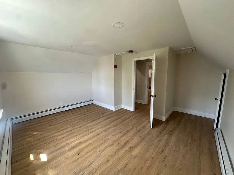 11 Dedford St #3 — Photo 4