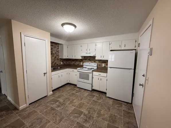 31 Boston St #B, Coventry, RI 02816