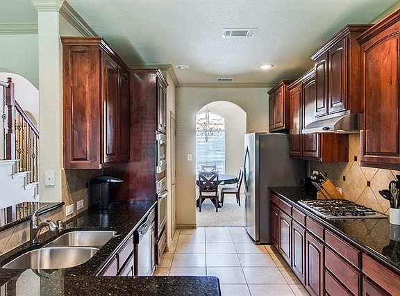 3rd image of 4423 Sugar Maple Dr