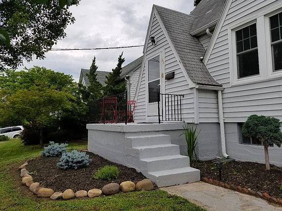 2nd image of 60 N Willow St