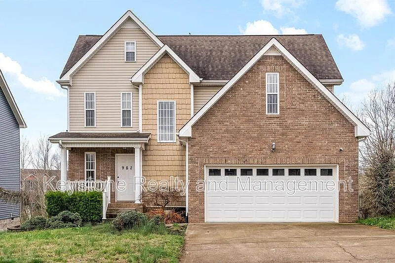 3 bed, 2.5 bath, 1571 sqft, $1,650 — Photo 1