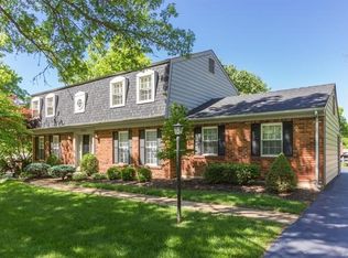 403 Caprice Gardens Ct, Ballwin, MO