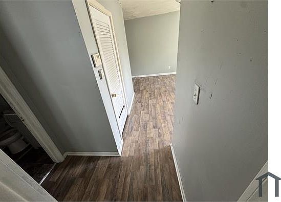 5th image of 1120 Elmhurst Ave