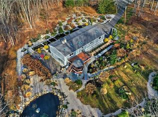 14 Meadow St, Ansonia, CT 06401