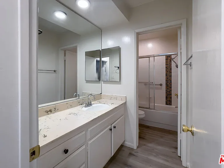 3607 Clarington Ave #2 — Photo 7