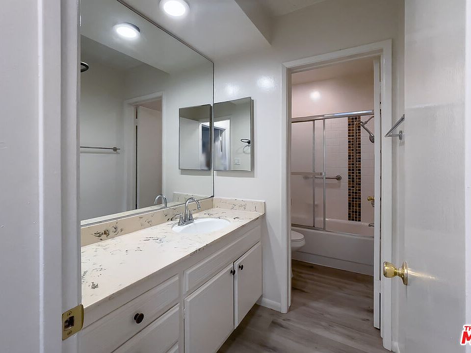 1st image of 3607 Clarington Ave #2
