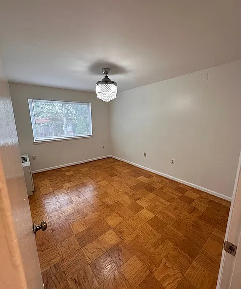 4555 Macarthur Blvd NW — Photo 10