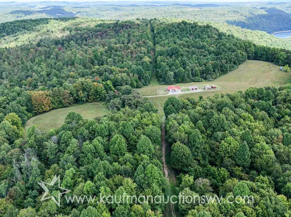 882 Narrows Rd, Philippi, WV 26416