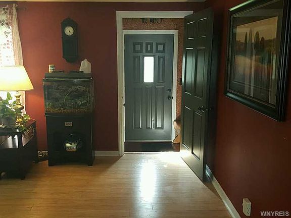 3rd image of 1579 Baxter Ave