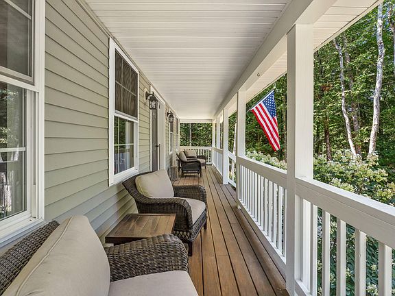 4th image of 74 Tavern Hill