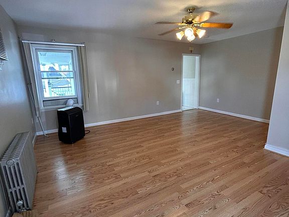 3rd image of 832 Brook St