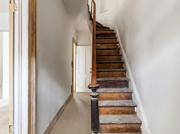 738 Lafayette Avenue image 3 of 11