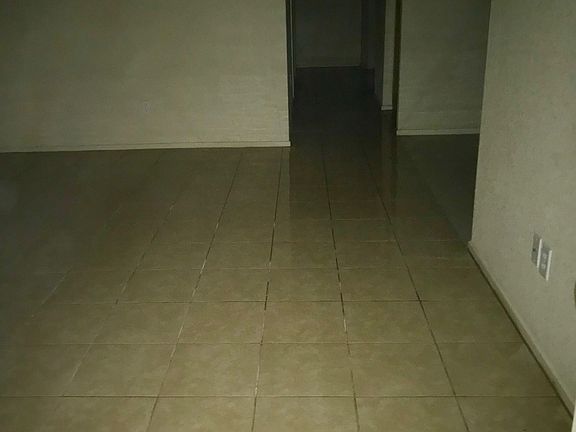 3rd image of 621 W Angelica St